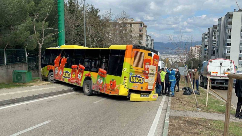 Freni Patlayan Belediye Otobüsünde Dehşet...8 Yaralı