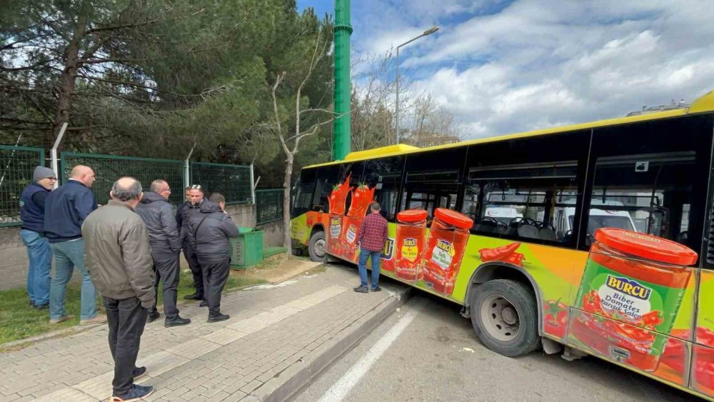 Freni Patlayan Belediye Otobüsünde Dehşet...8 Yaralı
