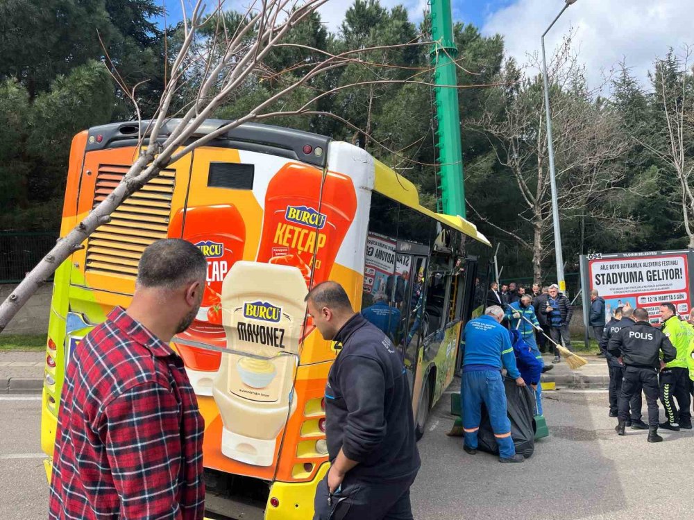 Freni Patlayan Belediye Otobüsünde Dehşet...8 Yaralı