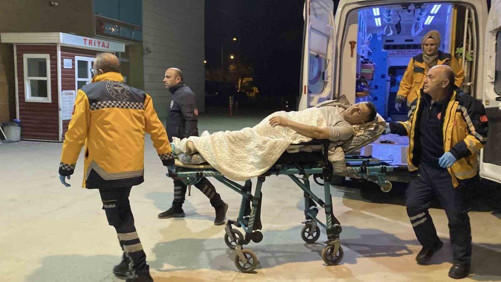 Yolda Yürürken Araçtan Açılan Ateş Sonucu Yaralandı