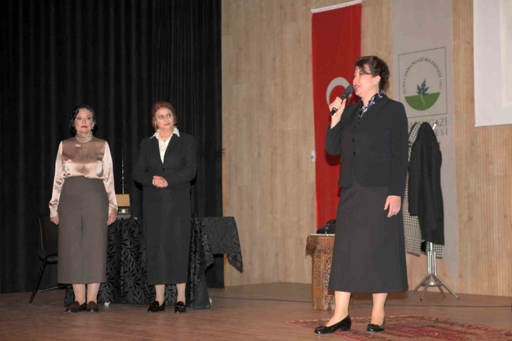 Kahraman Hekimlerin Hayatını Meslektaşları Teatral Oyunla Anlattı