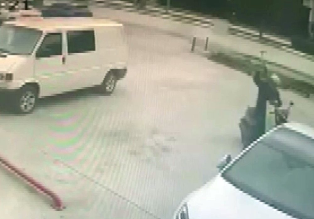 Markette Cinayet İşleyip İki İş Yeri Ve Bir Evi Kurşunlamıştı: Saldırı Anı Kameraya Yansıdı