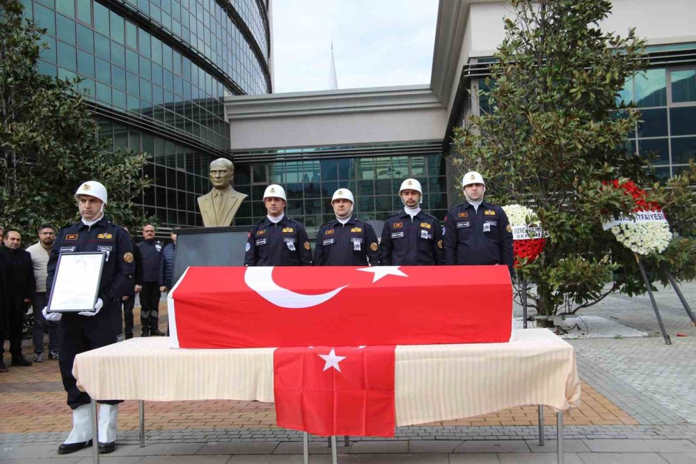 Yangından Dönerken Kaza Sonrası Hayatını Kaybeden Genç İtfaiyeci İçin Tören Düzenlendi