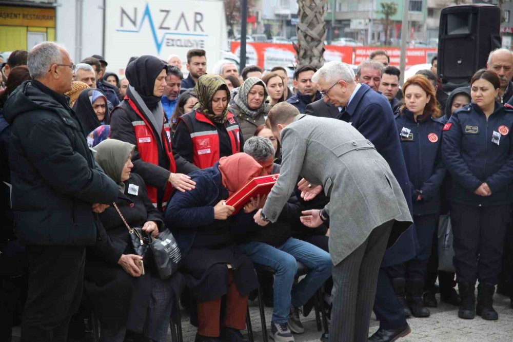 Yangından Dönerken Kaza Sonrası Hayatını Kaybeden Genç İtfaiyeci İçin Tören Düzenlendi