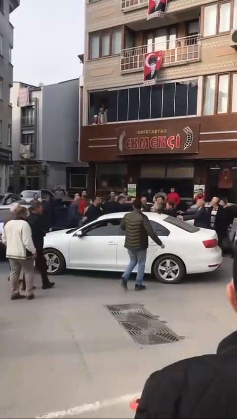 İftar Saati Yol Kavgasında Yumruklar Konuştu
