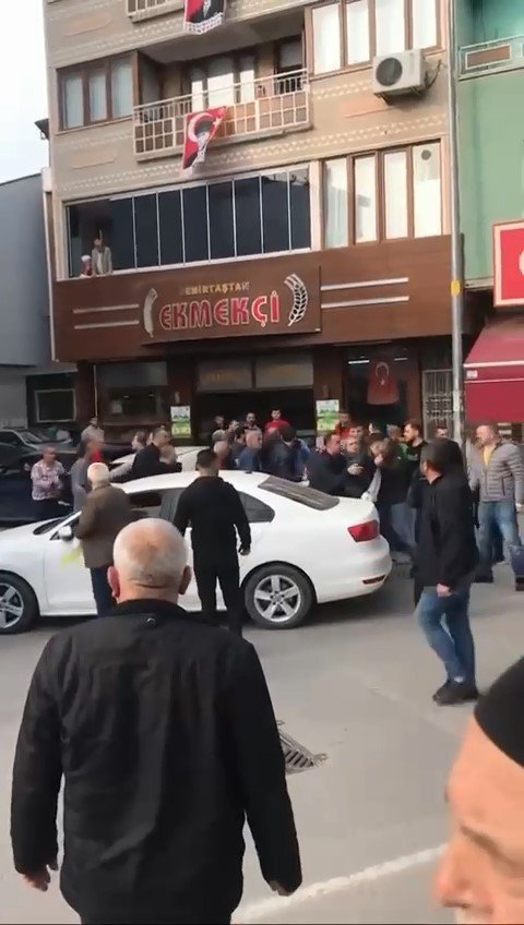 İftar Saati Yol Kavgasında Yumruklar Konuştu