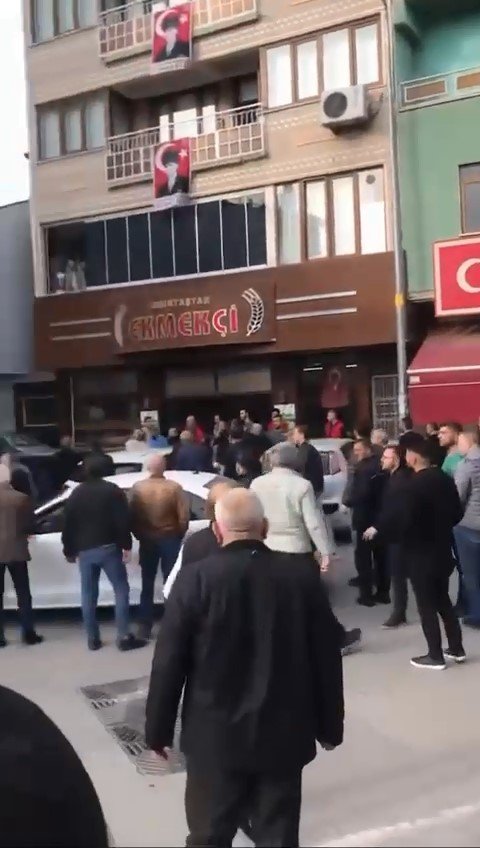 İftar Saati Yol Kavgasında Yumruklar Konuştu