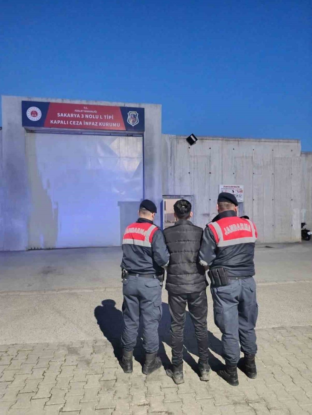 Satışa Hazır Uyuşturucu İle Yakalanan 2 Şahıs Tutuklandı