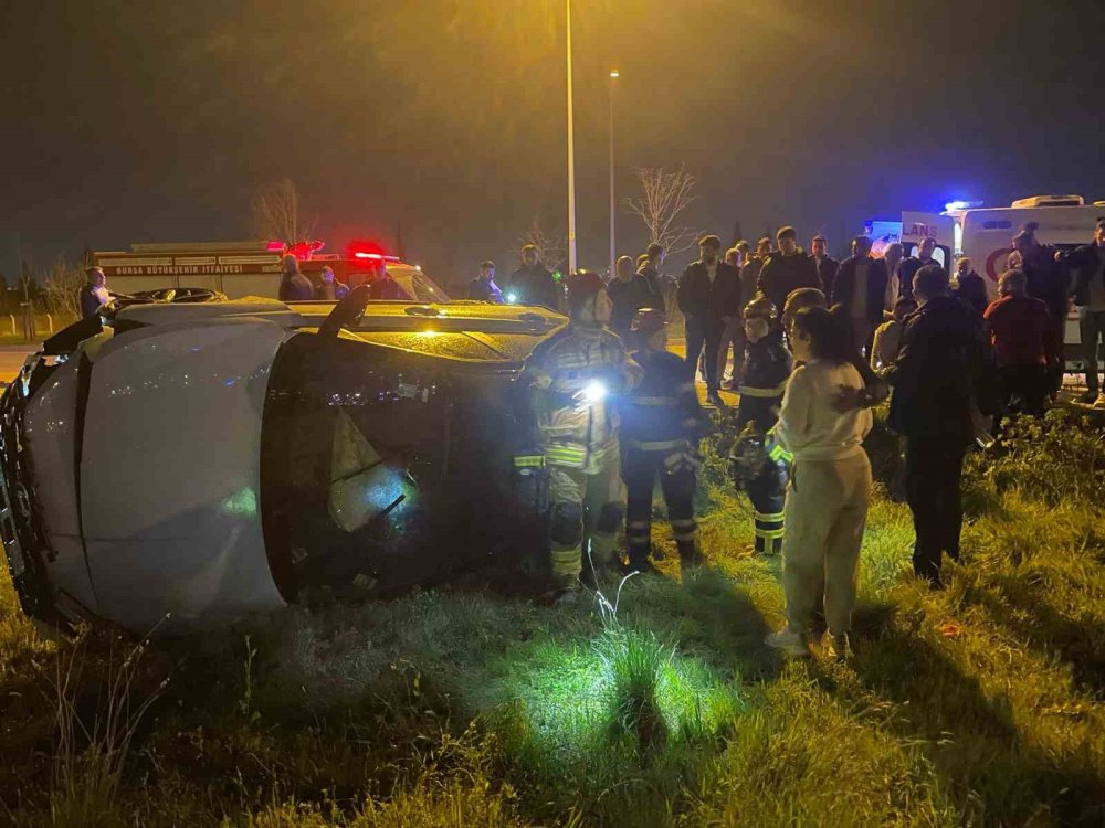 Otomobil Takla Attı: 2 Yaralı