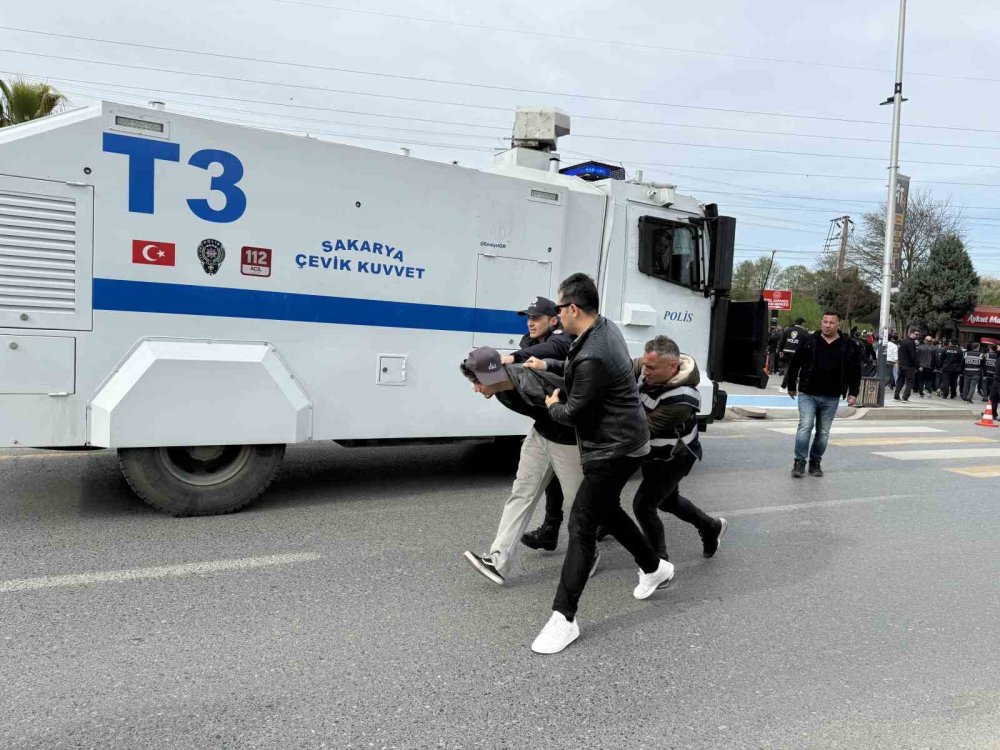 İzinsiz Gösteriye Polis Müdahalesi