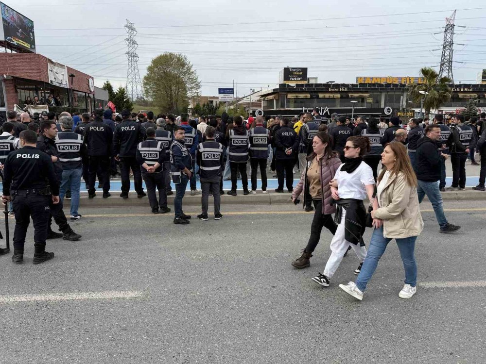 İzinsiz Gösteriye Polis Müdahalesi