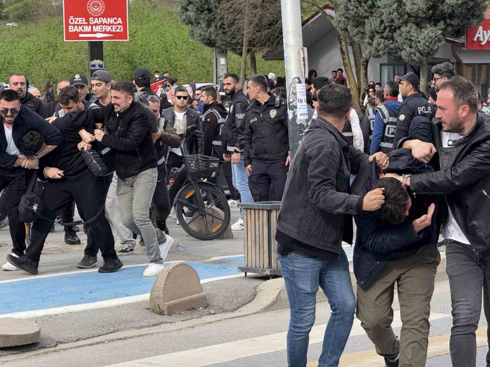 İzinsiz Gösteriye Polis Müdahalesi