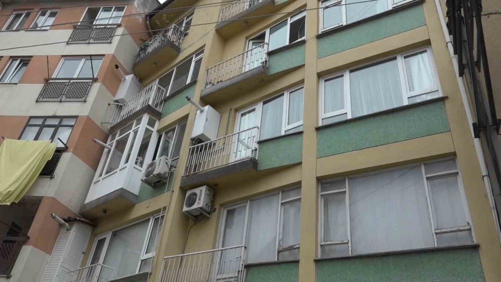 Sahte İmzayla Evden Atıldı İddiası