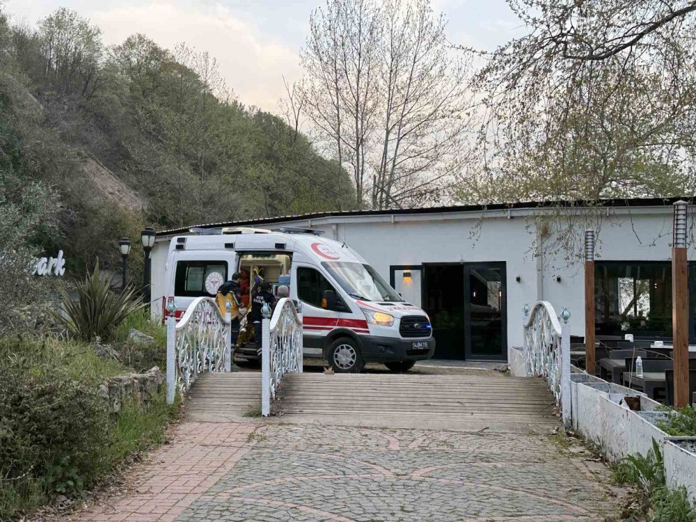 Şiddetli Rüzgarda Göle Düşen 5 Kişi Kurtarıldı, 2 Kişi Kayıp