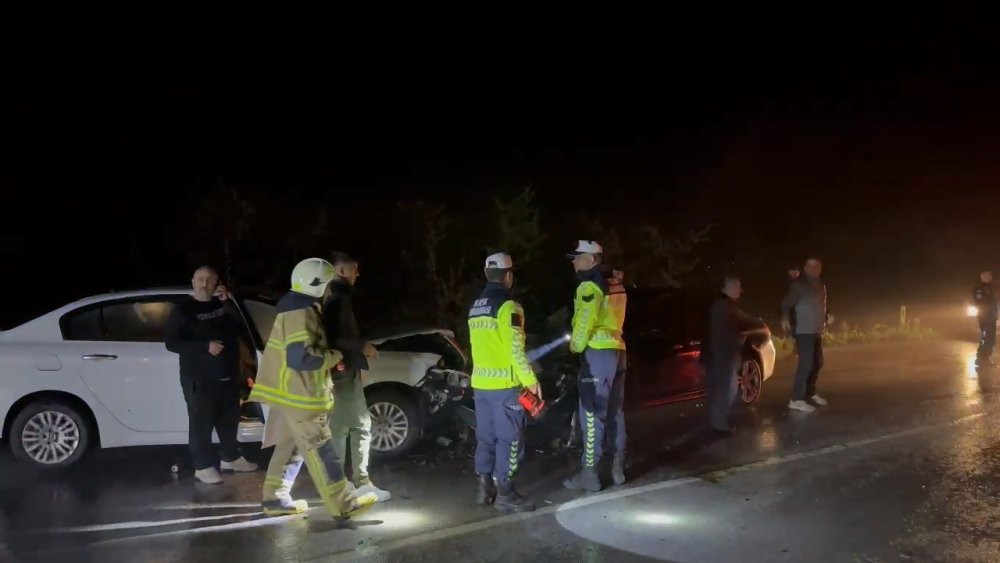 Yağışlı Havada Feci Kaza: 1’i Ağır 5 Yaralı