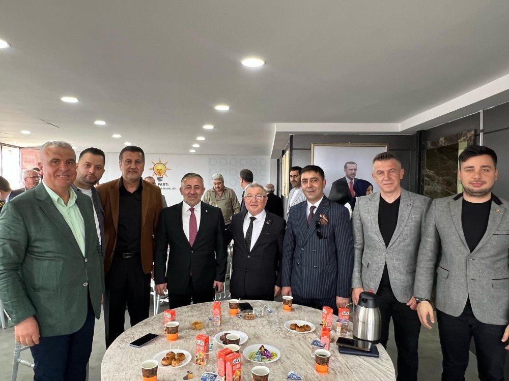 Ak Parti’de Bayramlaşma Programı Yoğun Katılım Sağladı