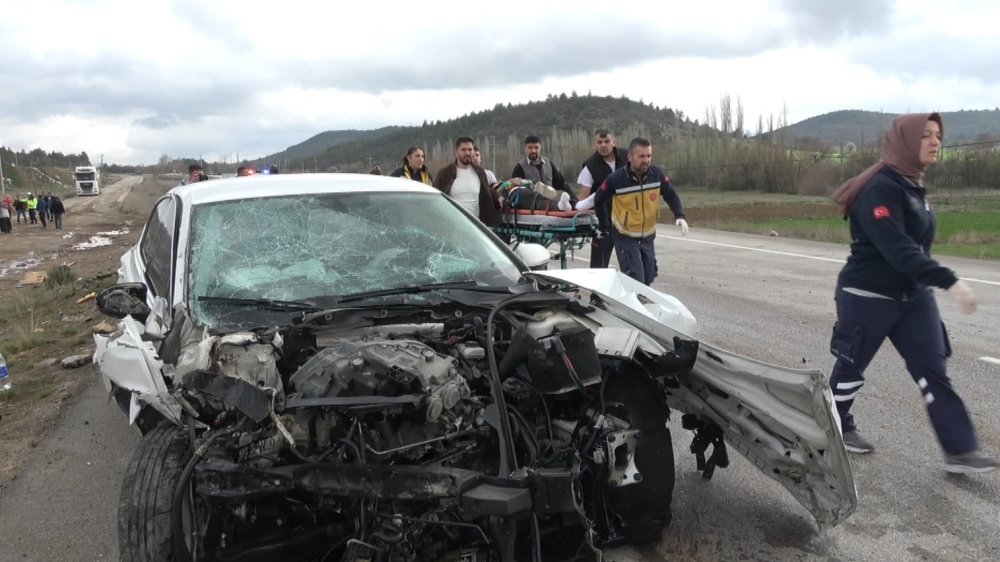 Yaşanan Trafik Kazasında 3 kişi yaralandı