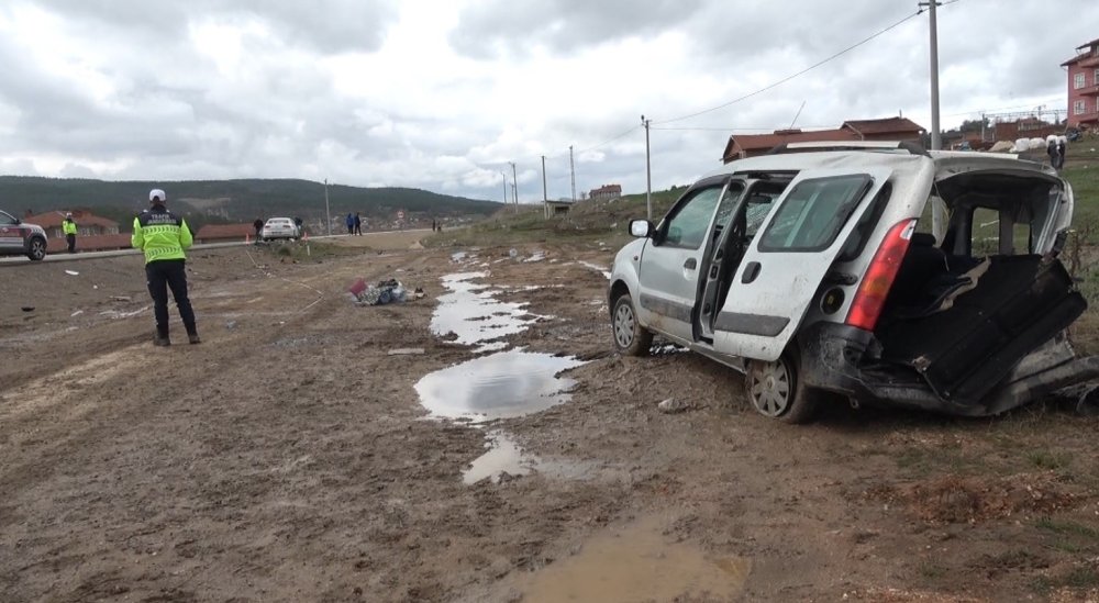 Yaşanan Trafik Kazasında 3 kişi yaralandı