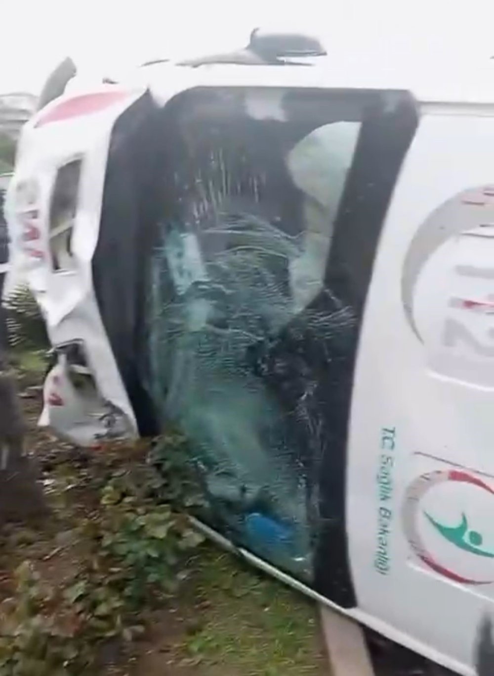 Vakayı Hastaneye Yetiştirmeye Çalışan Ambulans Takla Attı