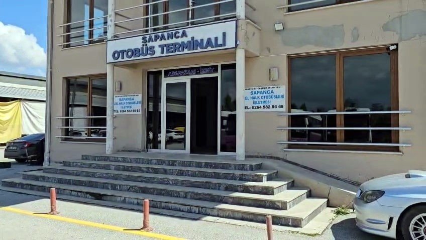 İçerisinde Altın Ve Ziynet Eşya Dolu Olan Çantayı Otobüste Unuttu
