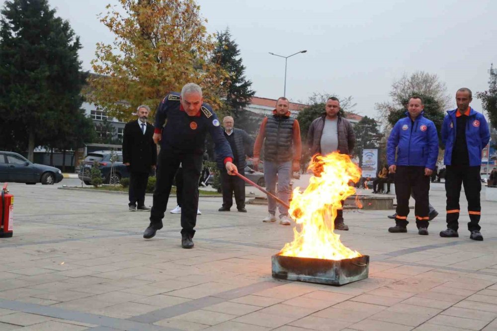 İtfaiyeden 4 Günde 750 Kişiye Yangın Tahliye Tatbikatı