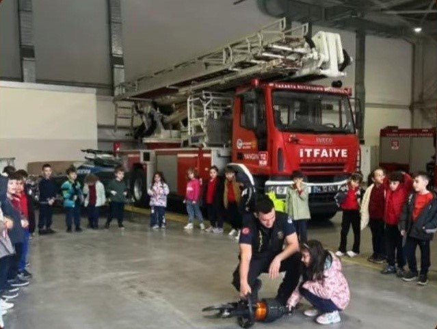 İtfaiyeden 4 Günde 750 Kişiye Yangın Tahliye Tatbikatı