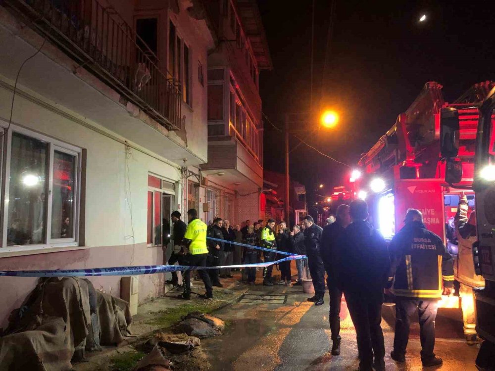Çıkan Yangında 3 Aylık Bebek Ve 4 Yaşındaki Çocuk Hayatını Kaybetti