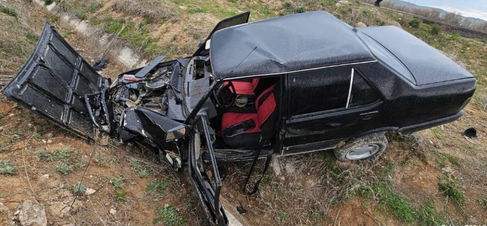 Otomobil Su Kanalına Uçtu: 1 Yaralı