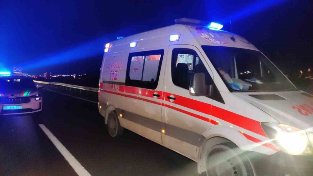 Otoyolda 4 Araç Çarpıştı: 1 Ölü, 7 Yaralı