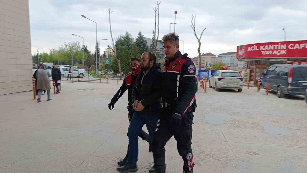 Yabancı Uyruklu Dolandırıcı Kovalamaca Sonucu Yakalandı