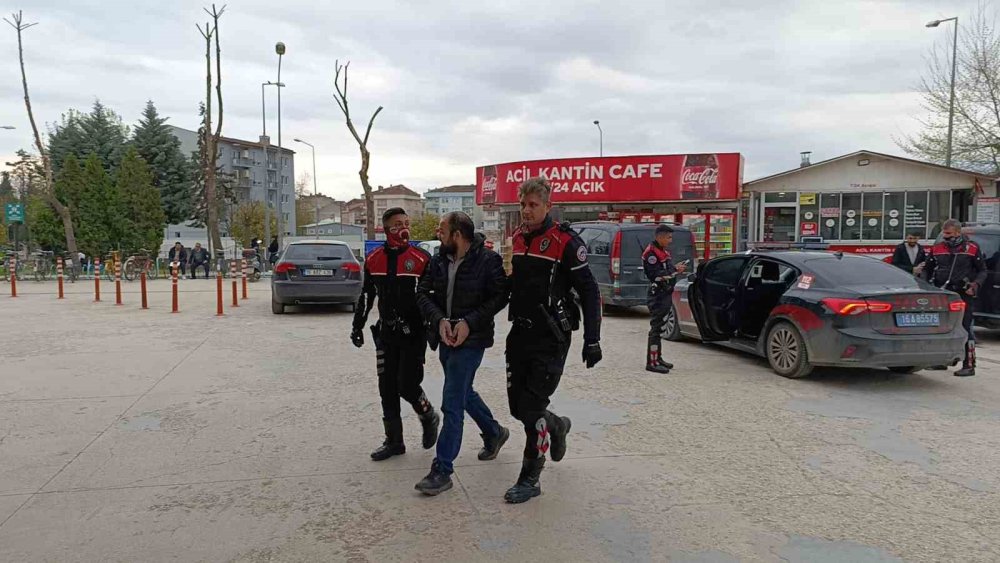 Yabancı Uyruklu Dolandırıcı Kovalamaca Sonucu Yakalandı