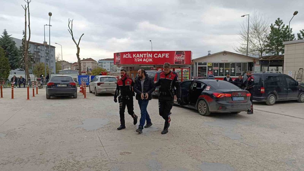 Yabancı Uyruklu Dolandırıcı Kovalamaca Sonucu Yakalandı