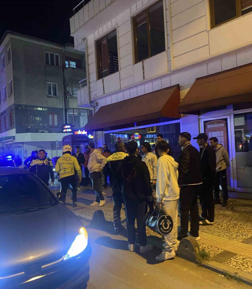 Akrabalar Arasında Bıçaklı Kavga: 1 Yaralı