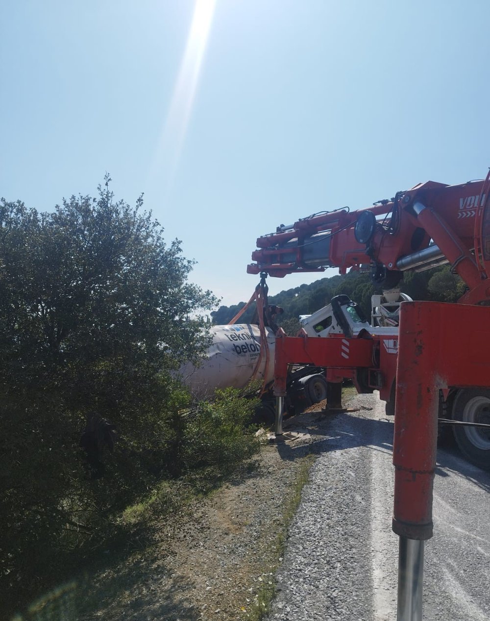 Beton Mikseri Yan Yattı