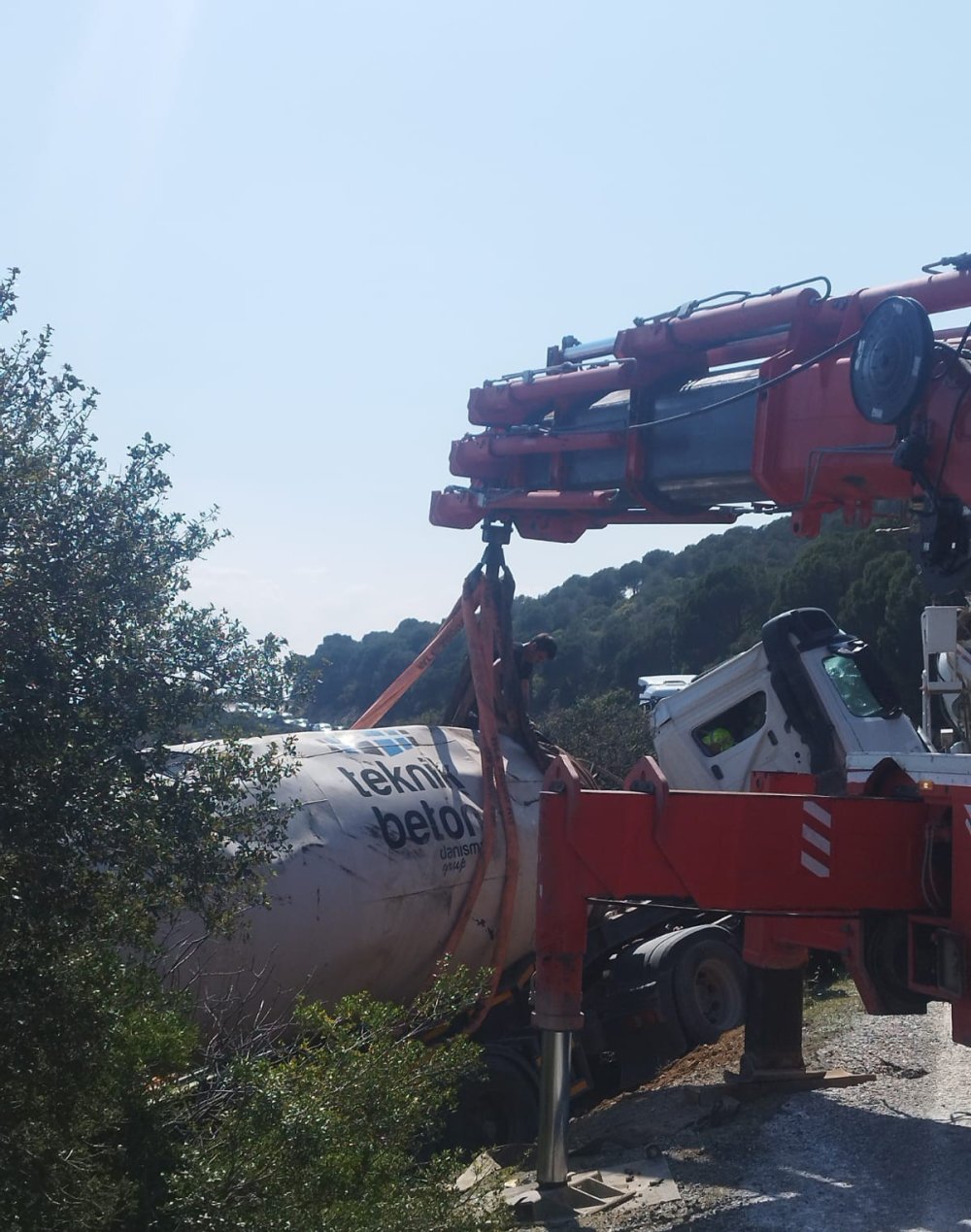 Beton Mikseri Yan Yattı