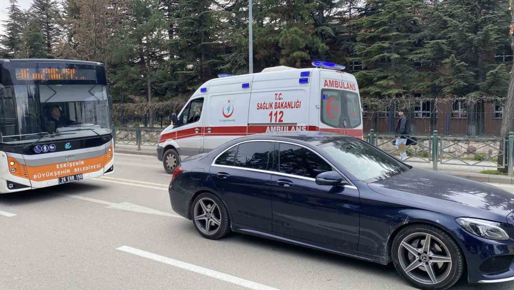 Otomobile Arkadan Çarpan Motosikletin Sürücüsü Yaralandı