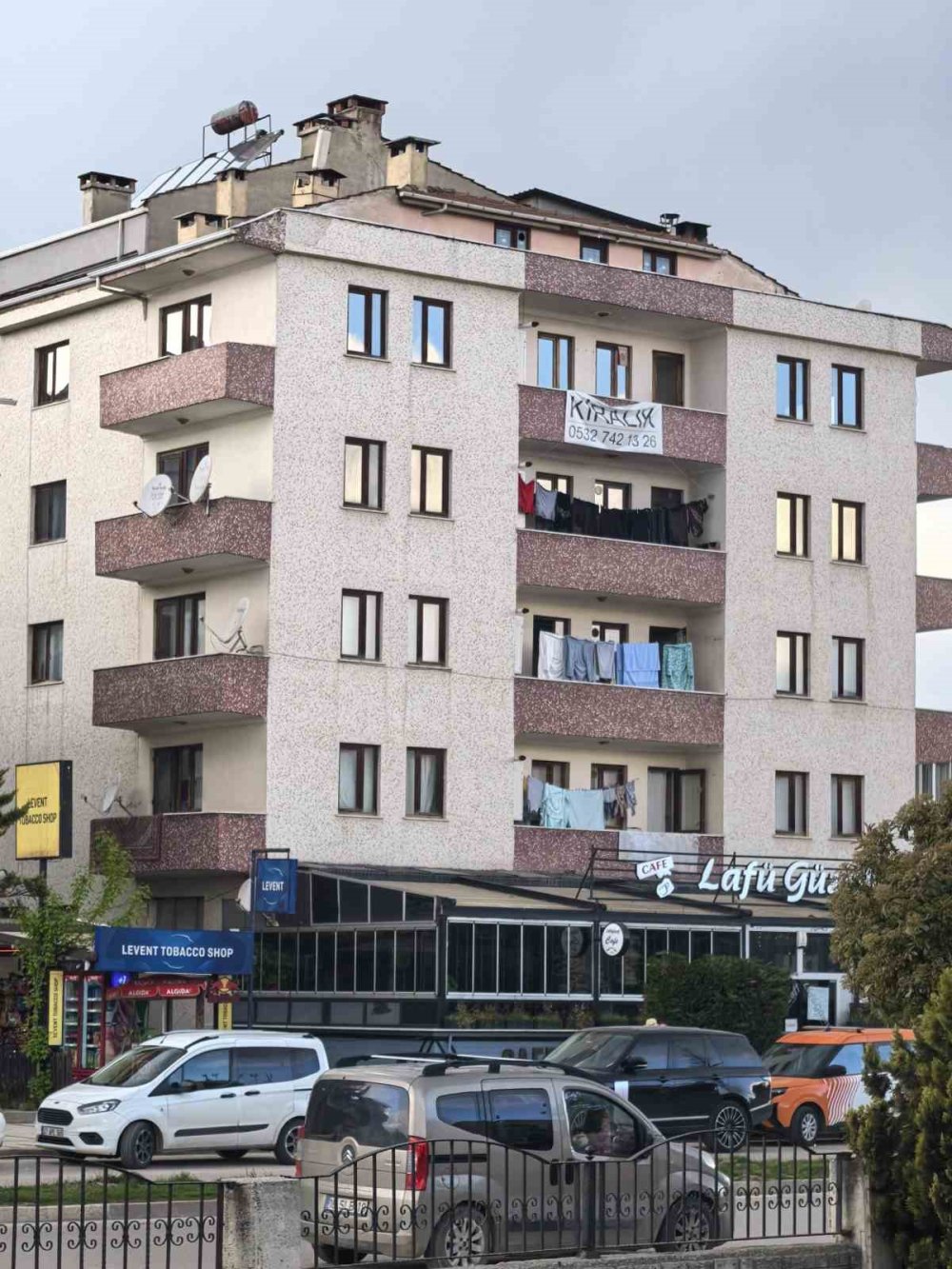 Balkondan Düşen Çocuk Ağır Yaralandı
