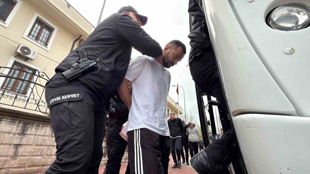 Komşular Arasındaki Silahlı Kavgada 5 Kişi Ölmüştü: 8 Kişi Tutuklandı