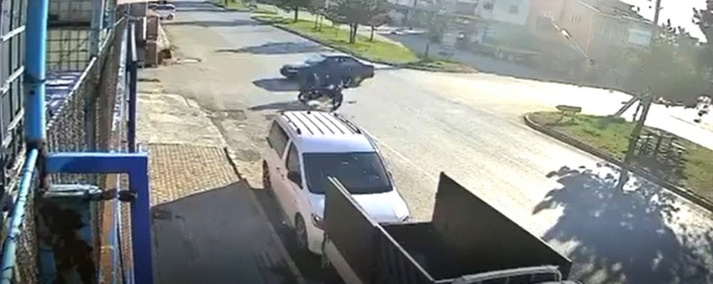 Otomobil İle Motosikletin Çarpışması Sonucu 1 Kişi yaralandı