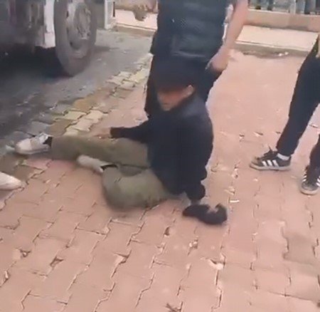 14 Yaşındaki Çocuk, Aynı Yaştaki Arkadaşı Tarafından Bıçaklandı