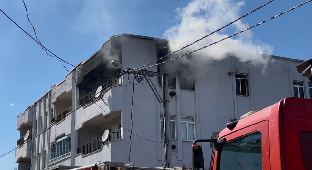 3 Katlı Binadaki Yangında Can Pazarı