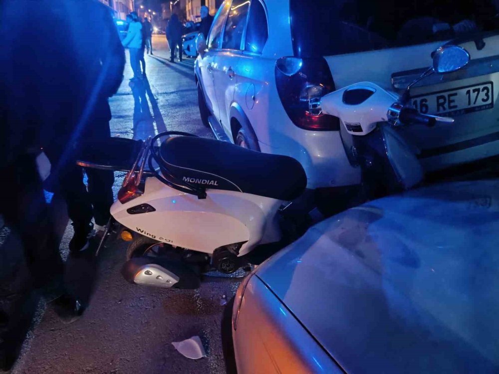 Çarpışmada Savrulan Araç 4 Otomobile Daha Çarptı: 1 Yaralı