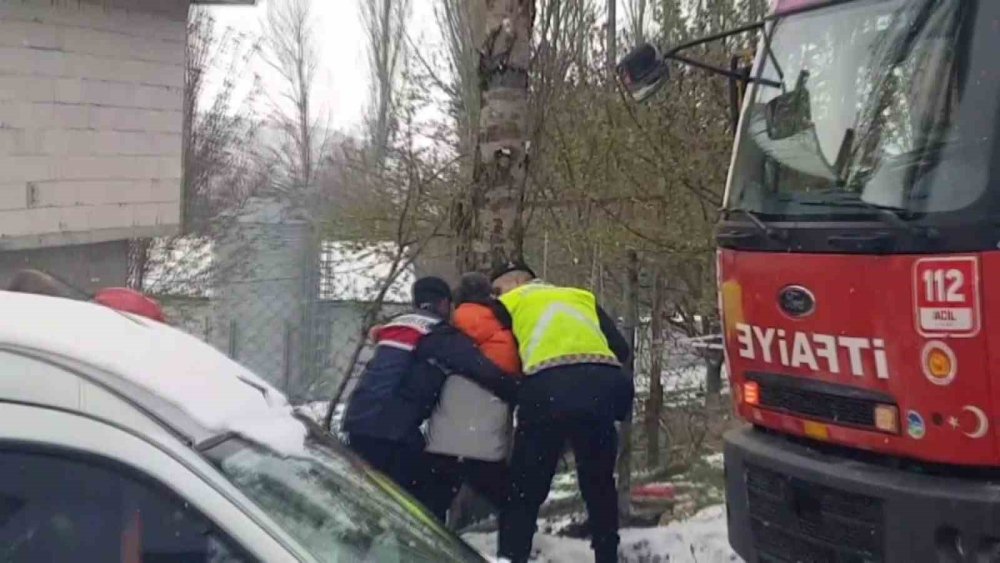 Çocuklarını Yangında Kaybeden Babanın Acı Feryadı: "Allah Aşkına Bir Şey Yapın"