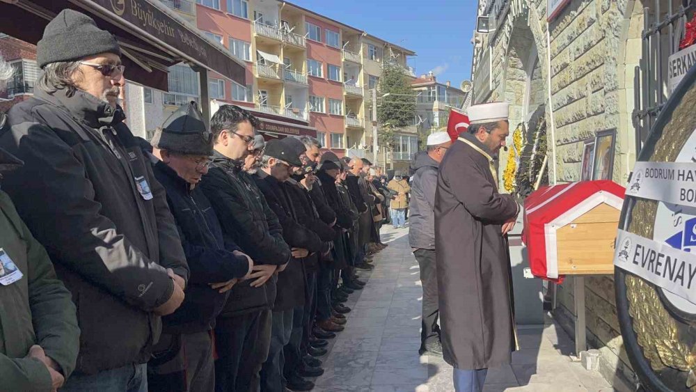 Kazada Yaralanan Ve 2 Buçuk Aylık Yaşam Mücadelesini Kaybeden Pilot Defnedildi