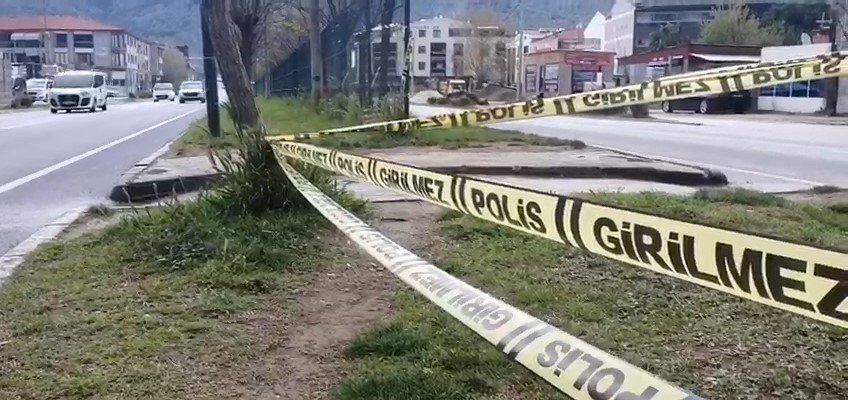 Yolun Karşısına Geçerken Otomobil Çarptı
