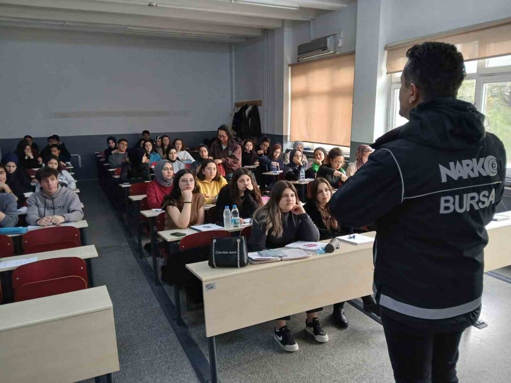 Narkotik Polisi 4 Günde 4 Bin Genci Uyardı