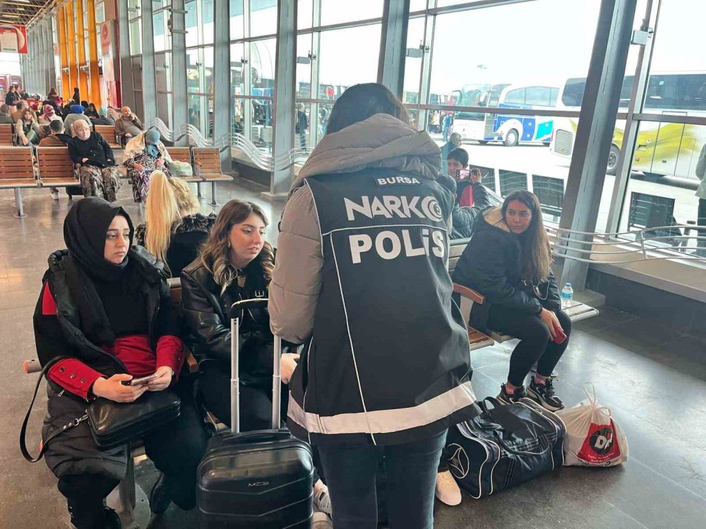 Narkotik Polisi 4 Günde 4 Bin Genci Uyardı