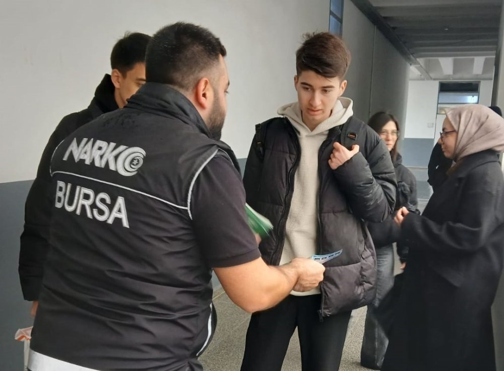 Narkotik Polisi 4 Günde 4 Bin Genci Uyardı