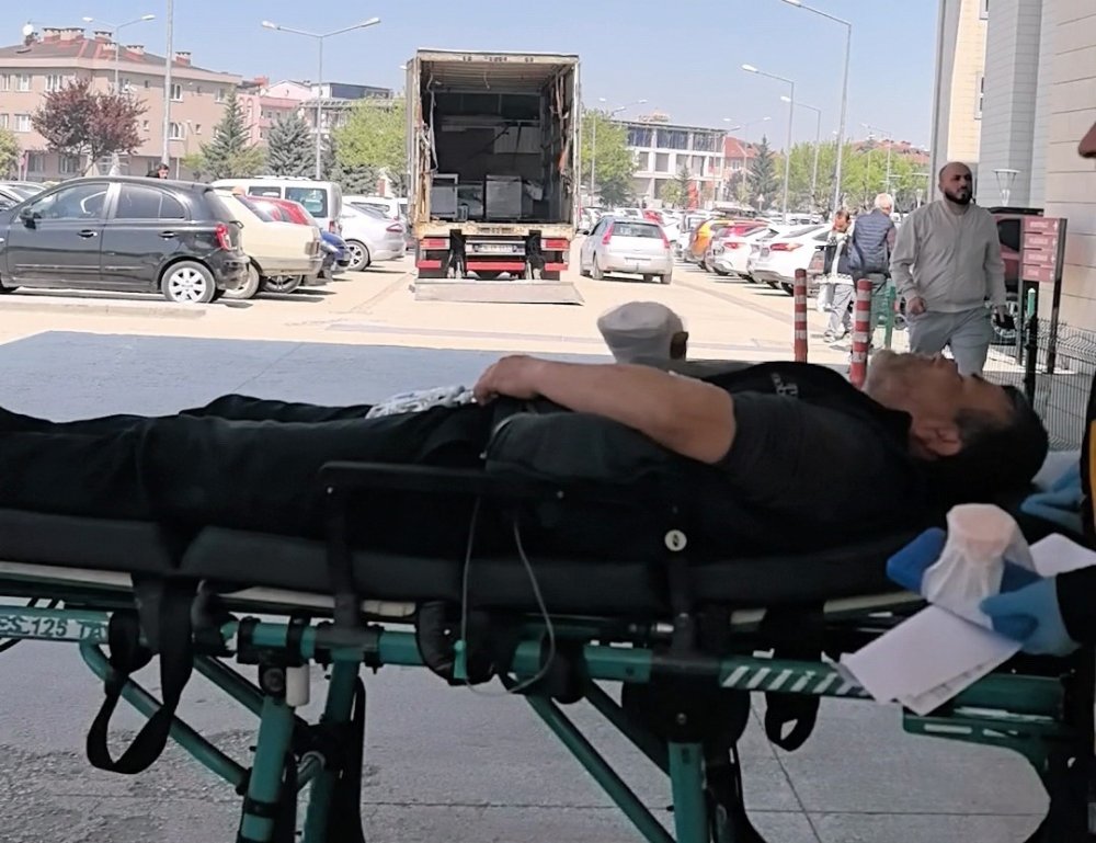 Elini Makineye Kaptıran İşçinin 3 Parmağı Koptu