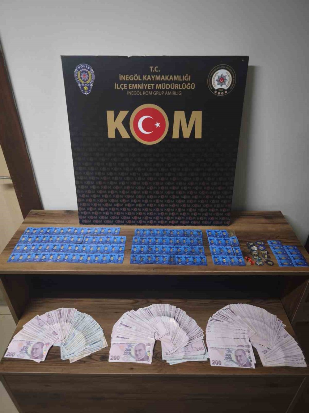 Piyasaya Sahte Altın Sürüp, Önce Kuyumcuları Sonra Vatandaşları Dolandırdılar